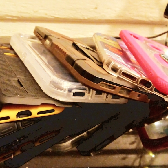 Variety of Phone Covers - Picture 3 of 14